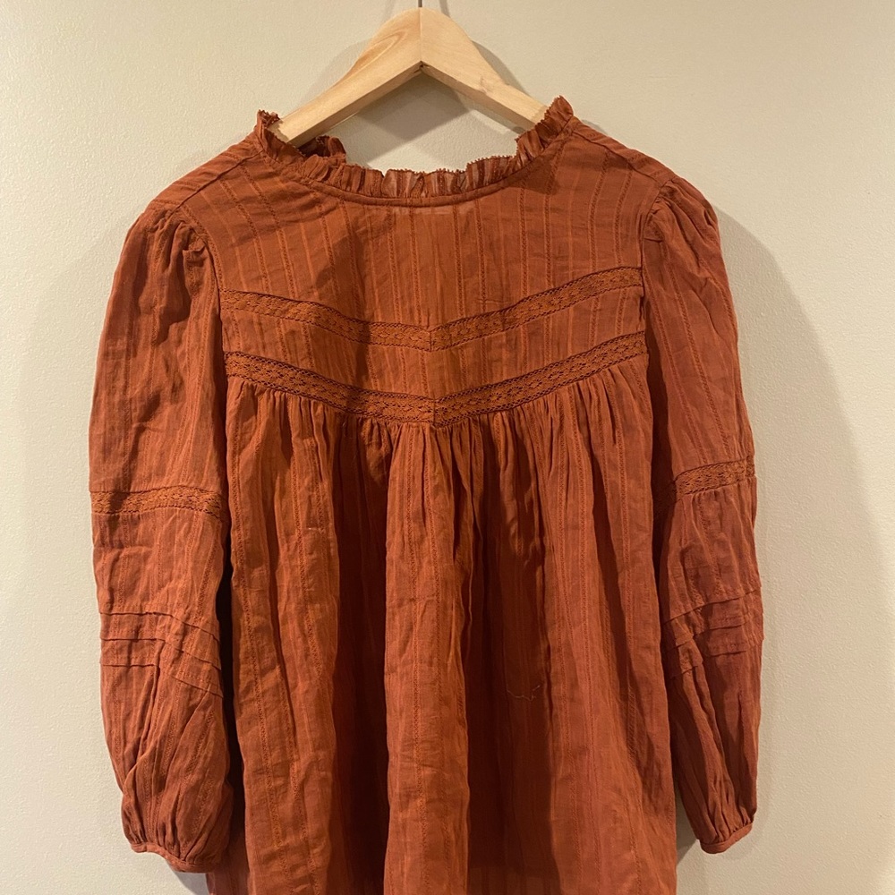 NWT Universal Thread Women’s Top Size Medium Rust